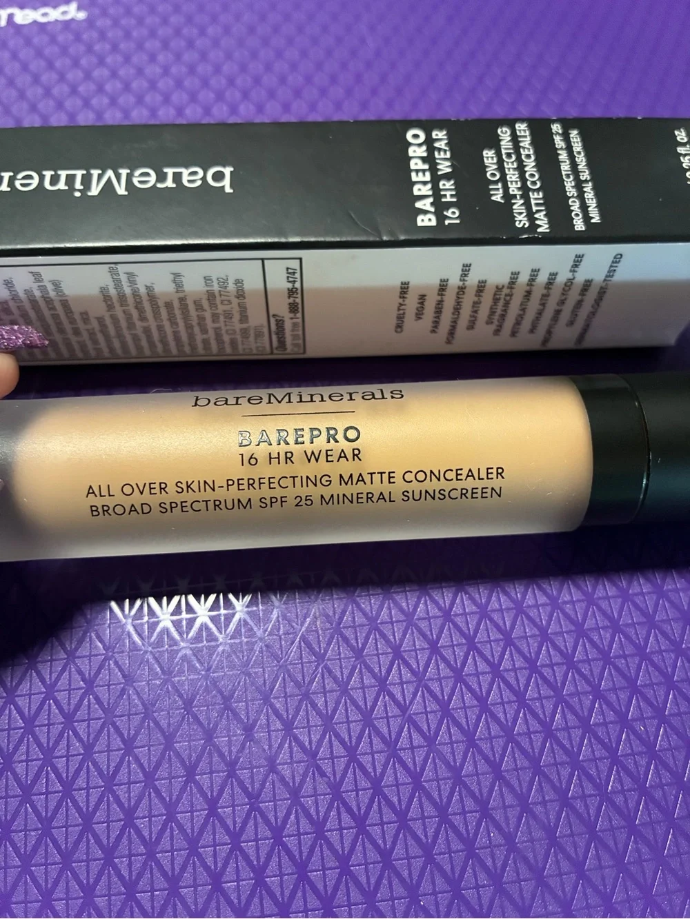 NIB! bareMinerals Matte Concealer in light Neutral 250